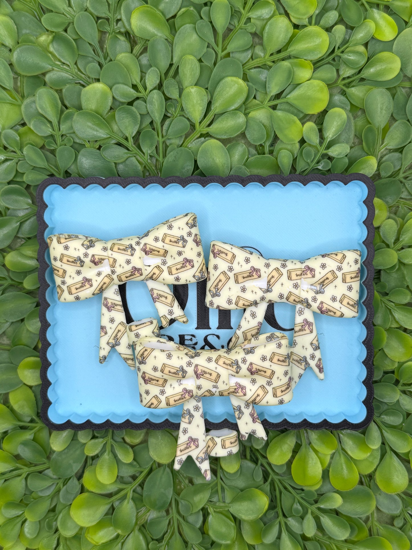 Bow Straw Topper